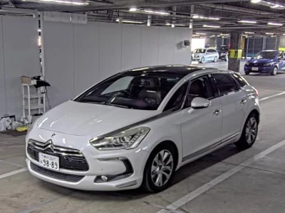 Citroen DS5  с аукциона в Японии