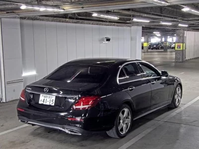 Mercedes-Benz E CLASS  с аукциона в Японии
