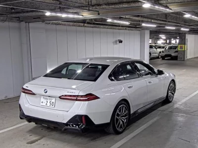 BMW 5-Series  с аукциона в Японии