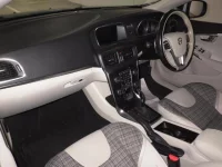 Volvo V40 лот № 857 оценка 4.5  с аукциона в Японии 2