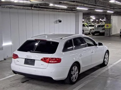 Audi A4  с аукциона в Японии