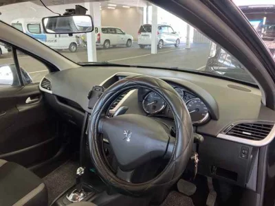 Peugeot 207  с аукциона в Японии