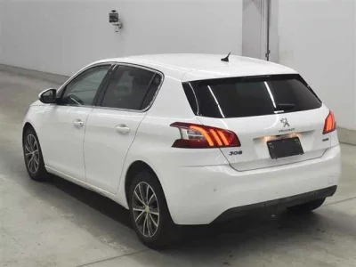 Peugeot 308  с аукциона в Японии