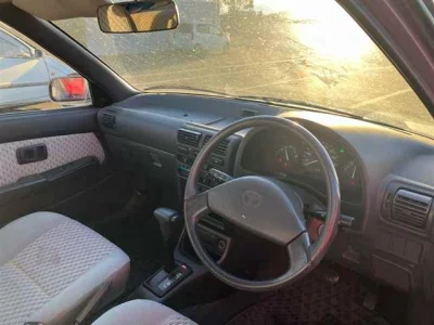 Toyota STARLET  с аукциона в Японии