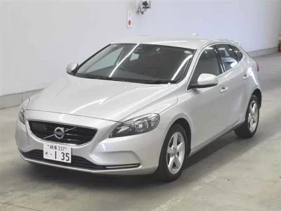 Volvo V40  с аукциона в Японии