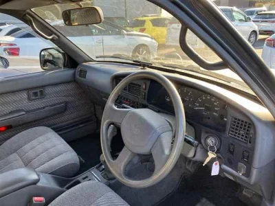 Toyota HILUX SURF  с аукциона в Японии