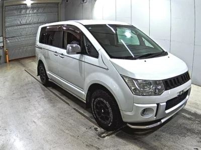 Mitsubishi DELICA D5