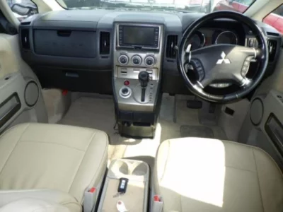 Mitsubishi DELICA D5