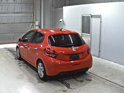 Peugeot 208  с аукциона в Японии