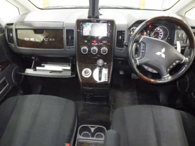 Mitsubishi DELICA D5