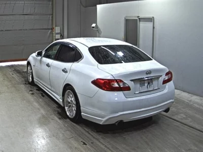 Nissan FUGA