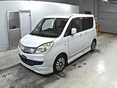 Mitsubishi DELICA D2