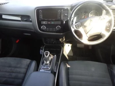 Mitsubishi OUTLANDER PHEV