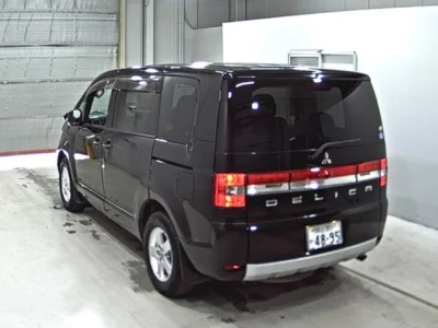 Mitsubishi DELICA D5