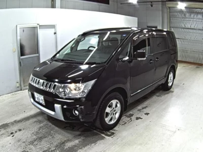 Mitsubishi DELICA D5