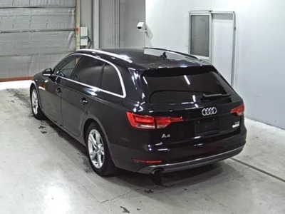 Audi A4  с аукциона в Японии