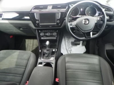 Volkswagen GOLF TOURAN