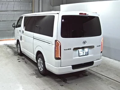 Toyota HiAce Van