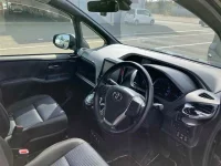 Toyota VOXY лот № 70195 оценка R  с аукциона в Японии 2