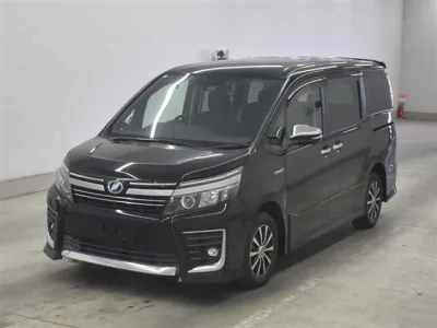 Toyota VOXY  с аукциона в Японии
