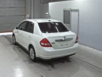 Nissan TIIDA LATIO лот № 9300 оценка 3.5  с аукциона в Японии 1