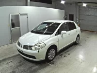 Nissan TIIDA LATIO лот № 9300 оценка 3.5  с аукциона в Японии 3