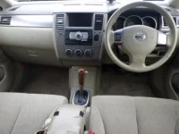 Nissan TIIDA LATIO лот № 9300 оценка 3.5  с аукциона в Японии 2