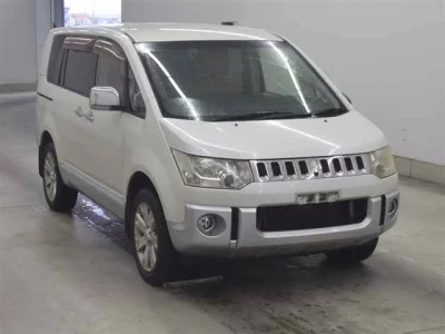 Mitsubishi DELICA D5