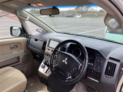 Mitsubishi DELICA D5