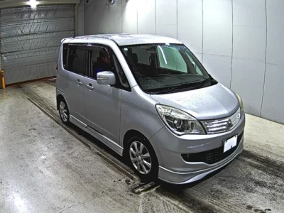 Mitsubishi DELICA D2
