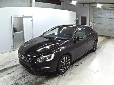 Volvo S60  с аукциона в Японии