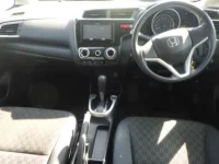 Honda FIT лот № 2202 оценка 3.5  с аукциона в Японии 2