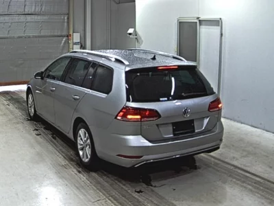 Volkswagen GOLF VARIANT