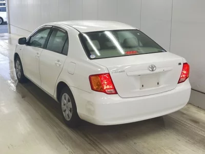 Toyota COROLLA AXIO  с аукциона в Японии