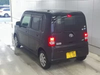 Toyota PIXIS SPACE лот № 1057 оценка 3.5  с аукциона в Японии 1