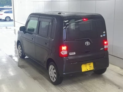 Toyota PIXIS SPACE  с аукциона в Японии