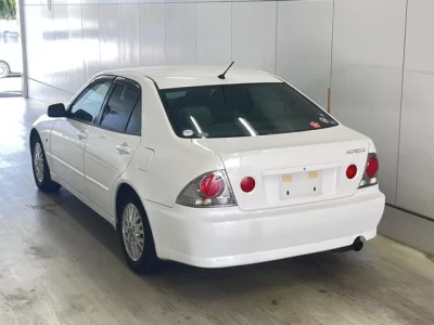 Toyota ALTEZZA  с аукциона в Японии