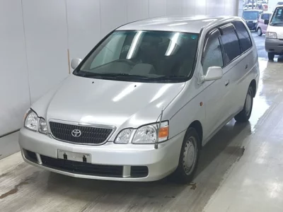 Toyota GAIA  с аукциона в Японии