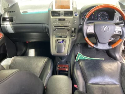 Lexus HS  с аукциона в Японии