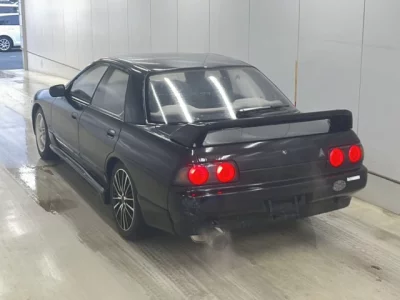 Nissan SKYLINE  с аукциона в Японии