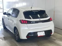 Peugeot 208 лот № 3209 оценка 4.5  с аукциона в Японии 1