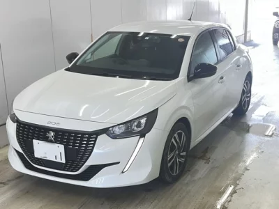 Peugeot 208  с аукциона в Японии