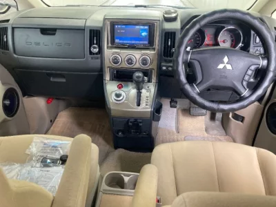 Mitsubishi DELICA D5