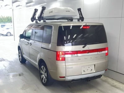Mitsubishi DELICA D5