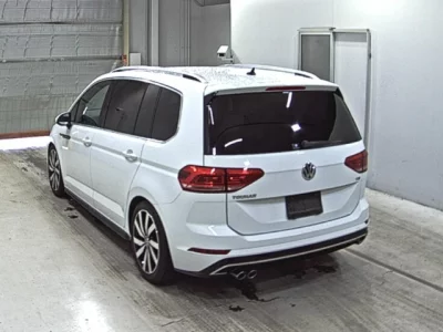 Volkswagen GOLF TOURAN