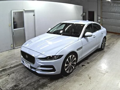 Jaguar XE  с аукциона в Японии