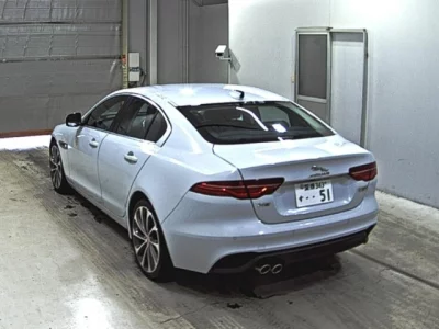 Jaguar XE  с аукциона в Японии