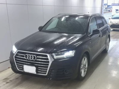 Audi Q7  с аукциона в Японии