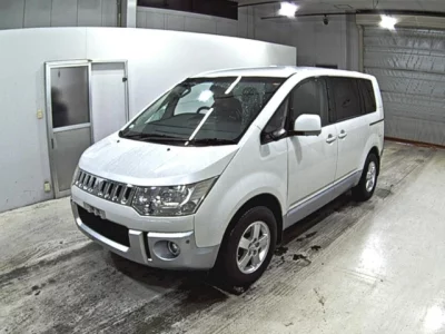 Mitsubishi DELICA D5