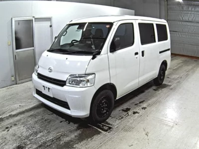 Mazda BONGO VAN  с аукциона в Японии